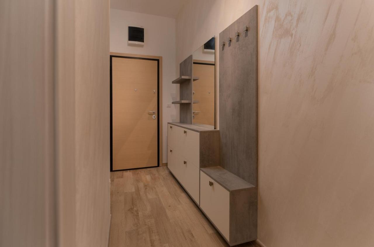 Bonintro Lux Apartment โกตอร์ ภายนอก รูปภาพ