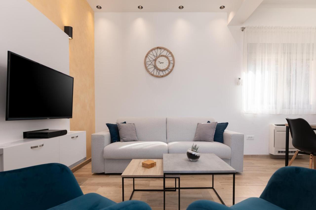 Bonintro Lux Apartment โกตอร์ ภายนอก รูปภาพ