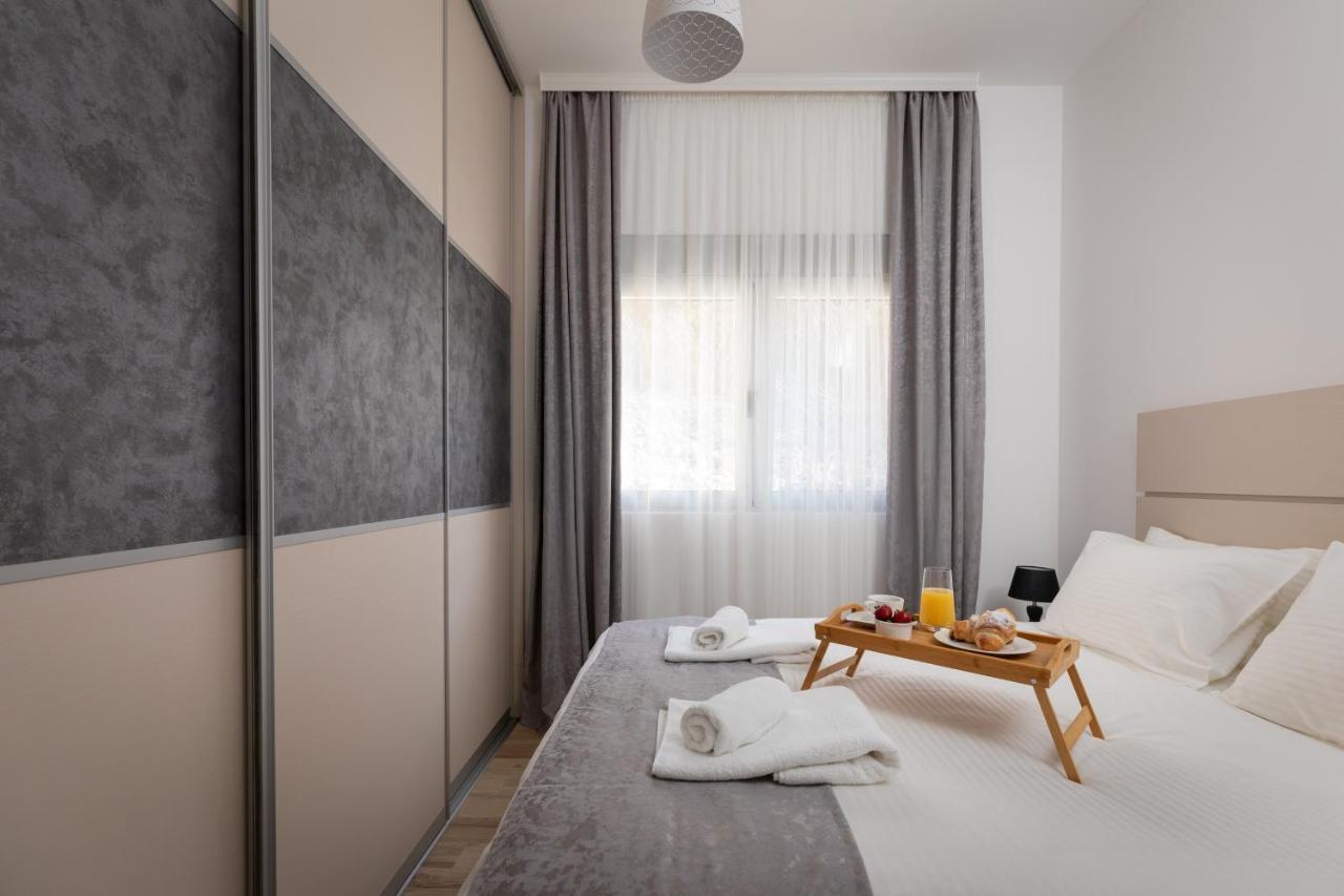 Bonintro Lux Apartment โกตอร์ ภายนอก รูปภาพ