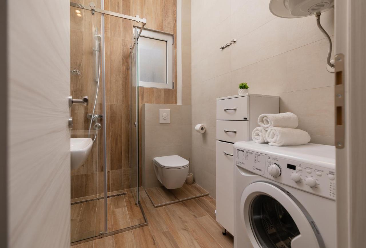 Bonintro Lux Apartment โกตอร์ ภายนอก รูปภาพ